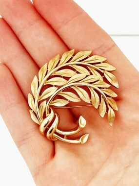 Gold Laurel Leaf Bunch Brooch By Crown Trifari, 1960s
